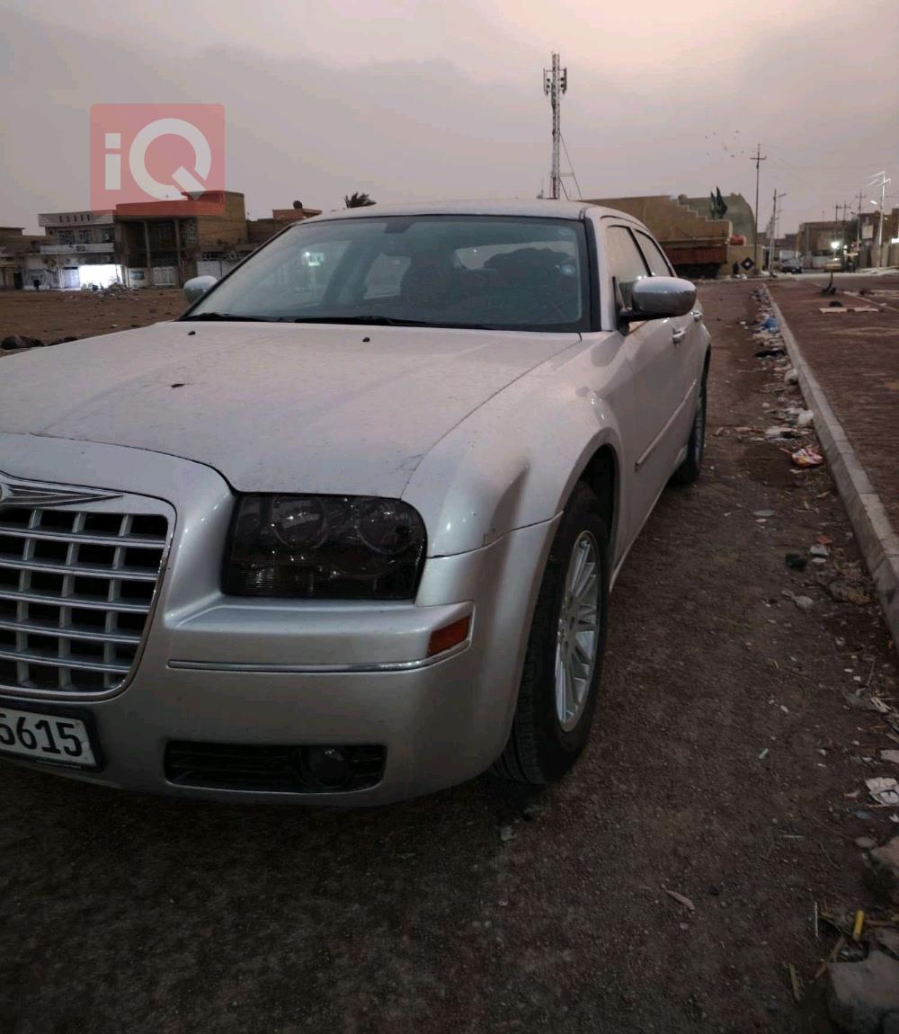 کرایسلەر 300